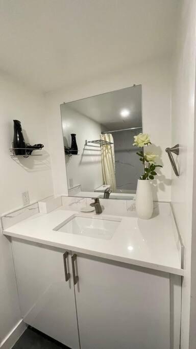 Unit #204 Cozy Mountain View 2Br In Canmore Downtown Bagian luar foto