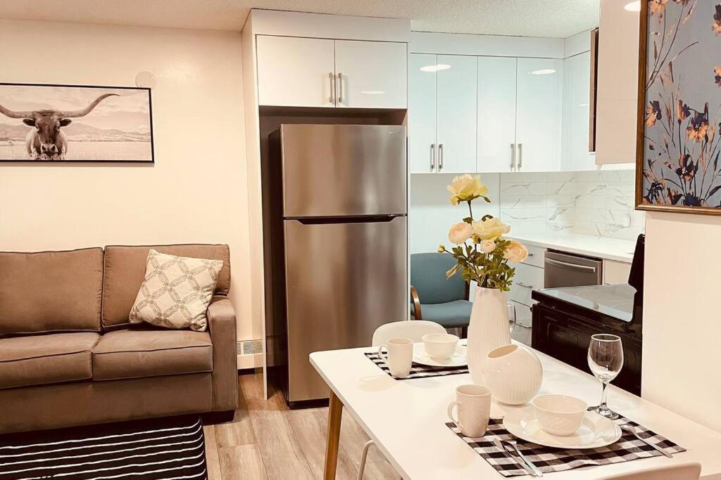 Unit #204 Cozy Mountain View 2Br In Canmore Downtown Bagian luar foto