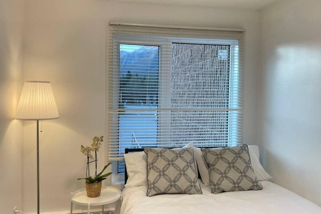 Unit #204 Cozy Mountain View 2Br In Canmore Downtown Bagian luar foto