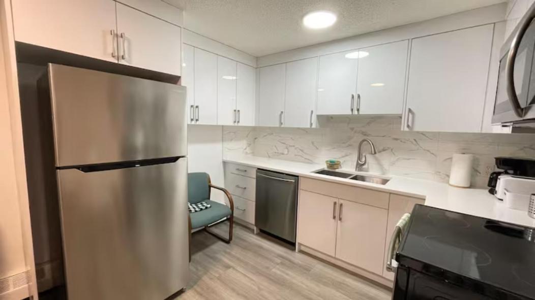 Unit #204 Cozy Mountain View 2Br In Canmore Downtown Bagian luar foto